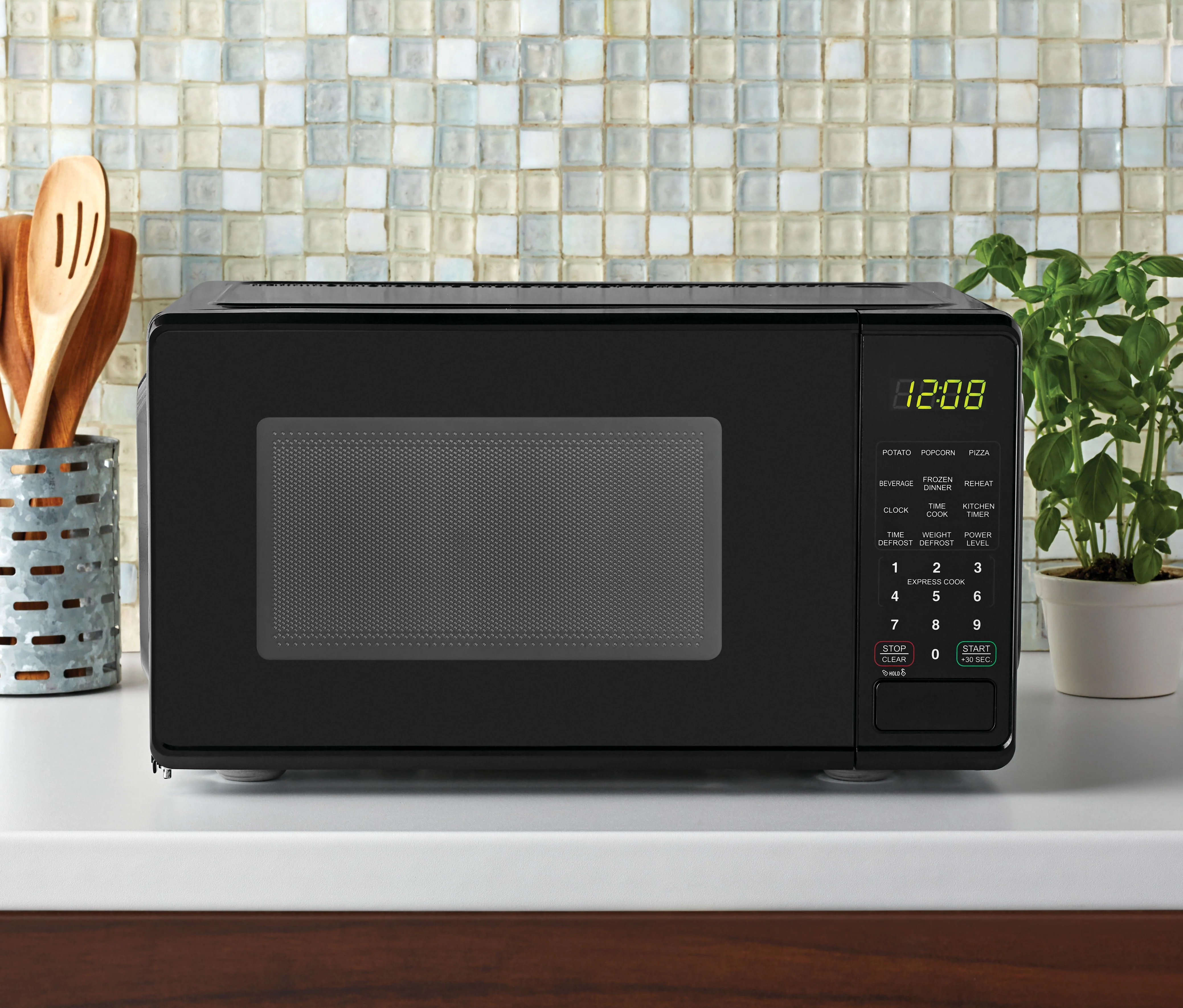 Compact Countertop Microwave Oven. 0.7 Cu ft Black