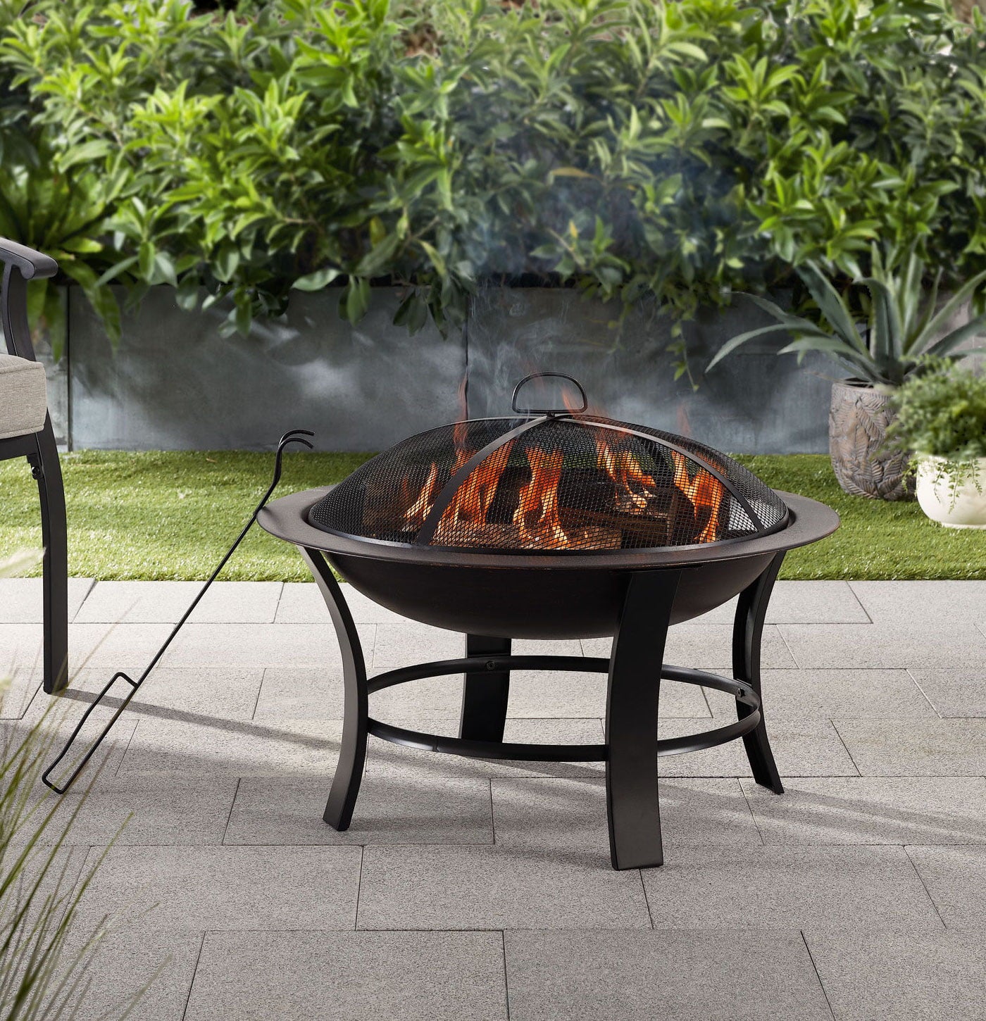 26 Metal Round Outdoor Wood-Burning Fire Pit